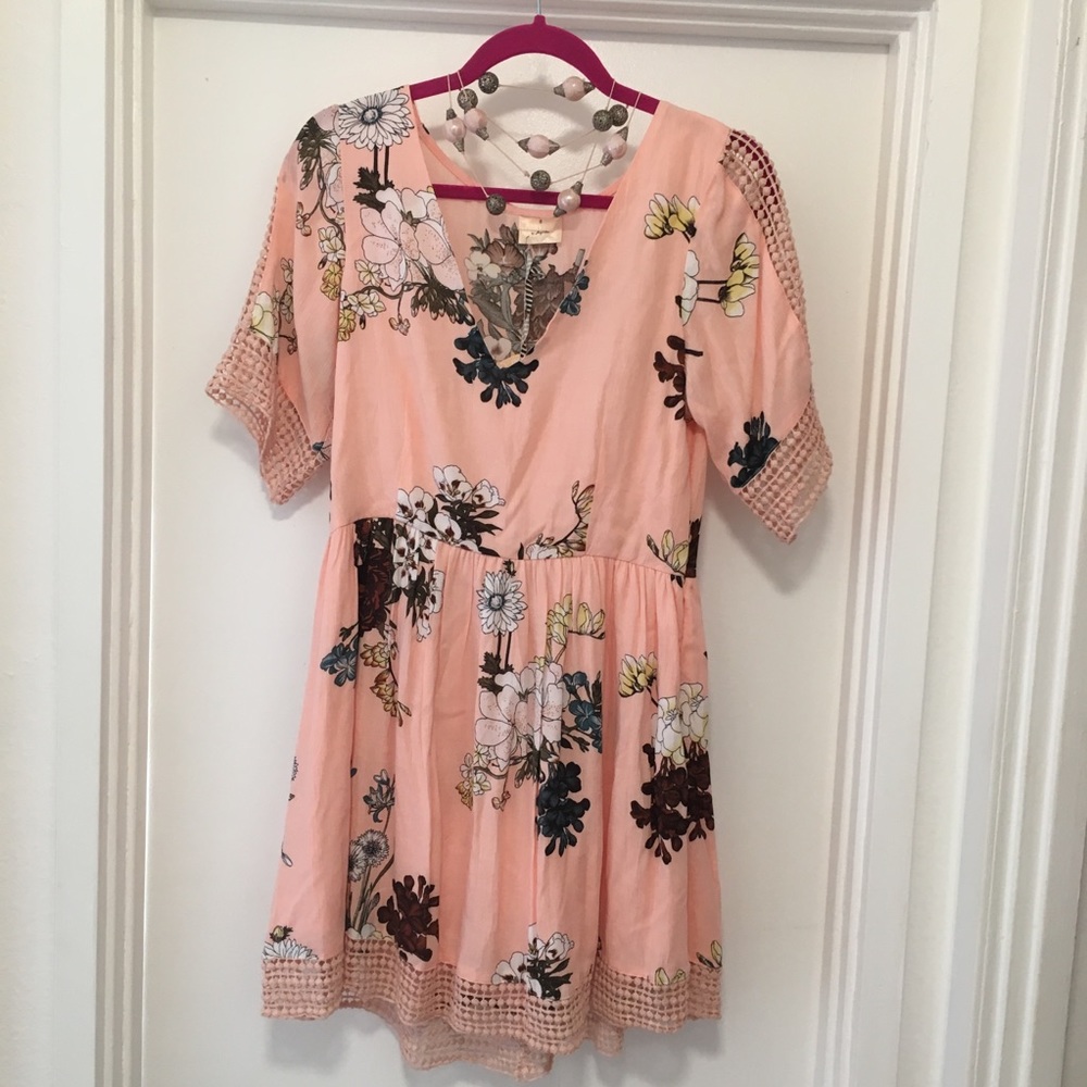 Dress  Vintage Floral w/ Lace Sleeves